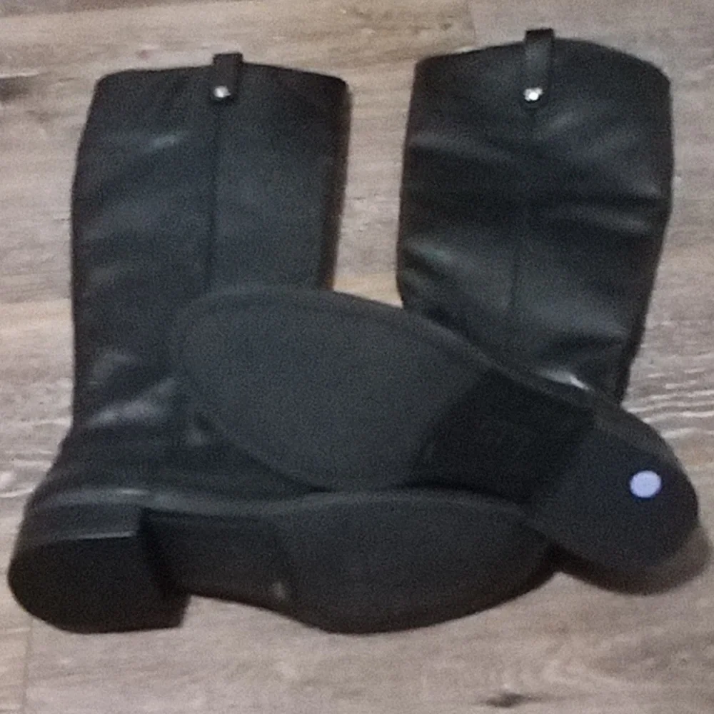 NWT: INC; INTERNATIONAL CONCEPTS FAWNE KNEE HIGH 100% REAL LEATHER BOOTS!
